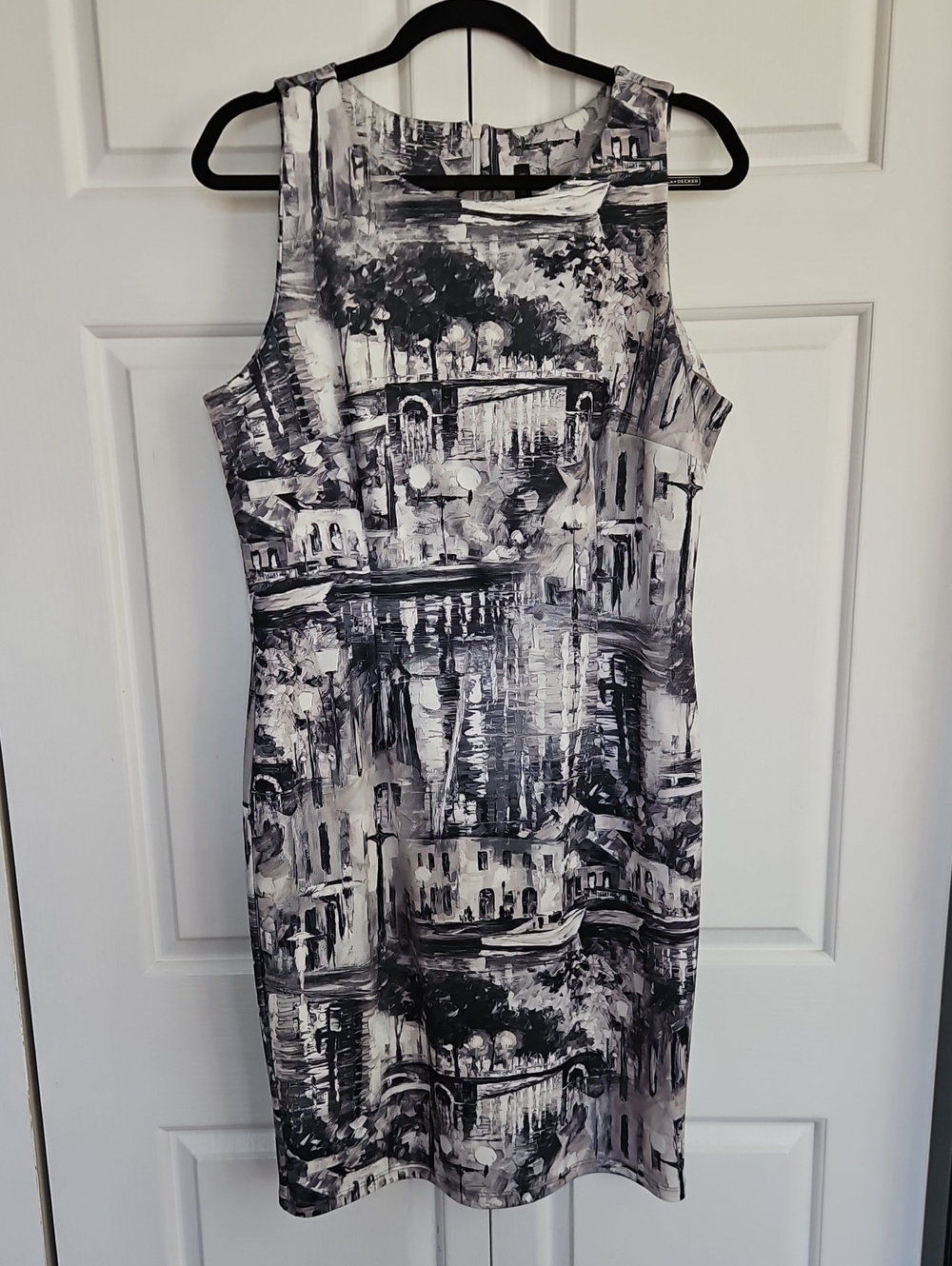 Sleeveless Black & White Printed Sheath Dress